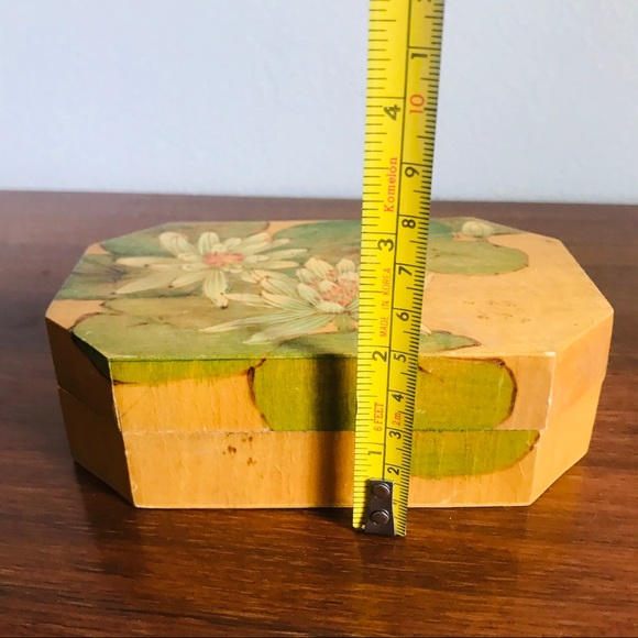 Vintage hand painted Chinese water Lilly wood box - Picture 12 of 12